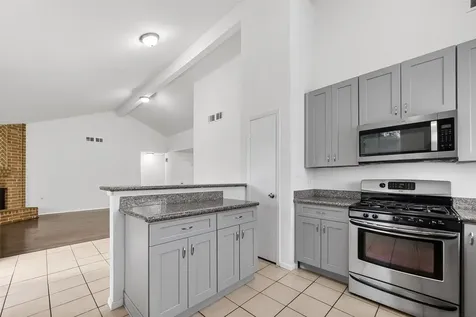 1122 Woodbridge Avenue Pearland TX 77584