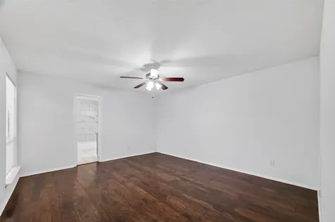 1122 Woodbridge Avenue Pearland TX 77584