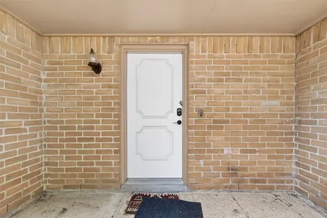 1122 Woodbridge Avenue Pearland TX 77584