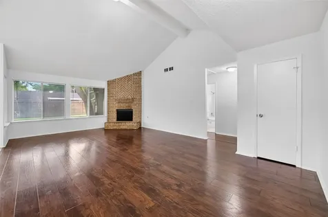 1122 Woodbridge Avenue Pearland TX 77584
