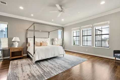 306 W Saulnier Street Houston TX 77019