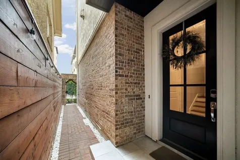 306 W Saulnier Street Houston TX 77019
