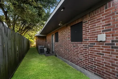 1002 Avenue L South Houston TX 77587