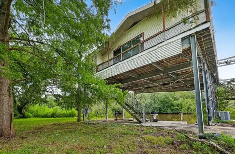 523 & 525 Shady Oaks Harbor Road Alvin TX 77511