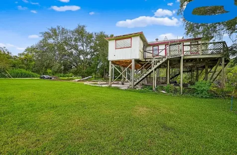 523 & 525 Shady Oaks Harbor Road Alvin TX 77511