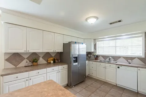 2007 S Rayburn Court Pasadena TX 77502