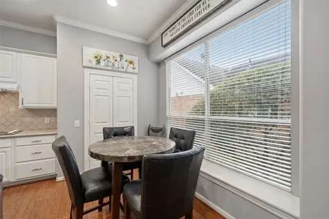 326 Creekwood W Montgomery TX 77356