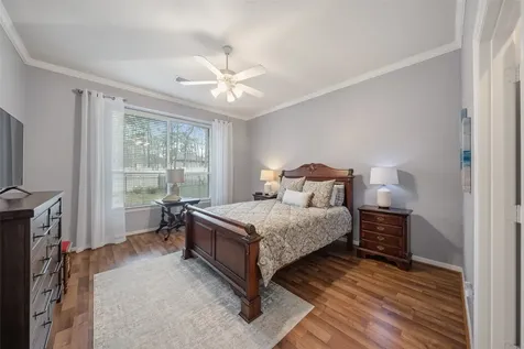 326 Creekwood W Montgomery TX 77356