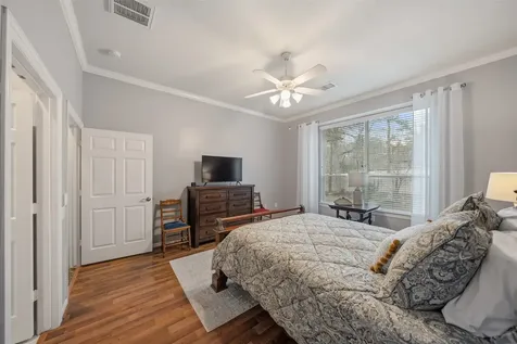 326 Creekwood W Montgomery TX 77356