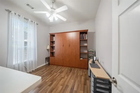 326 Creekwood W Montgomery TX 77356