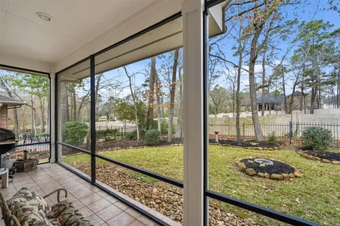 326 Creekwood W Montgomery TX 77356