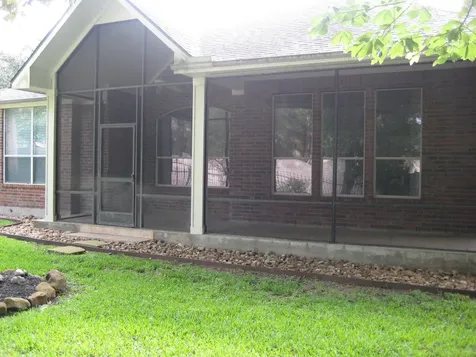 326 Creekwood W Montgomery TX 77356