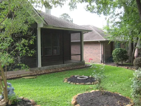 326 Creekwood W Montgomery TX 77356