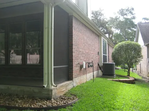 326 Creekwood W Montgomery TX 77356