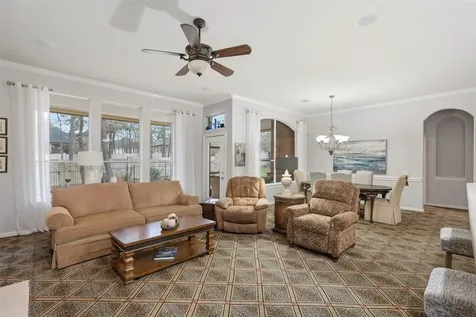 326 Creekwood W Montgomery TX 77356