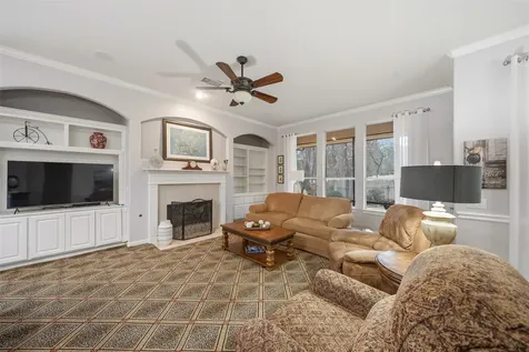 326 Creekwood W Montgomery TX 77356
