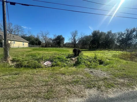 5401 Evelyn Street Texas City TX 77591