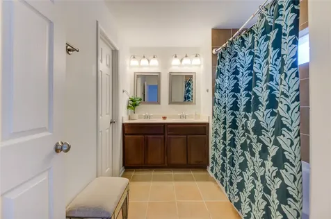 2206 Naomi Street 13 Houston TX 77054