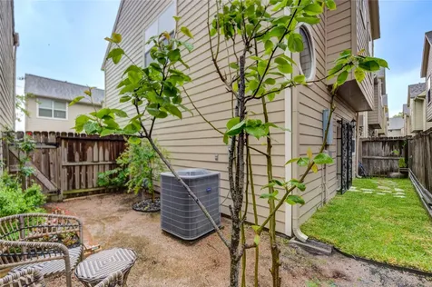 2206 Naomi Street 13 Houston TX 77054