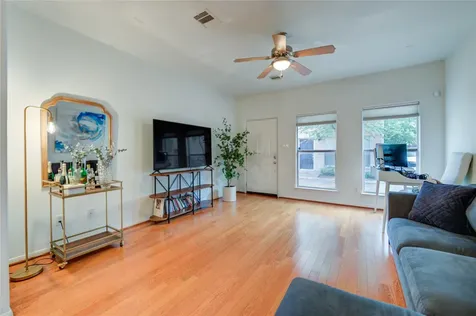 2206 Naomi Street 13 Houston TX 77054