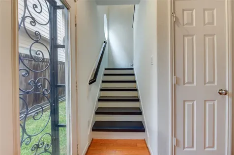 2206 Naomi Street 13 Houston TX 77054