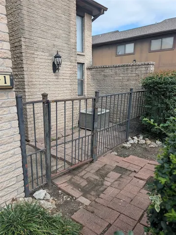 58 Evanston Street 1 Houston TX 77015