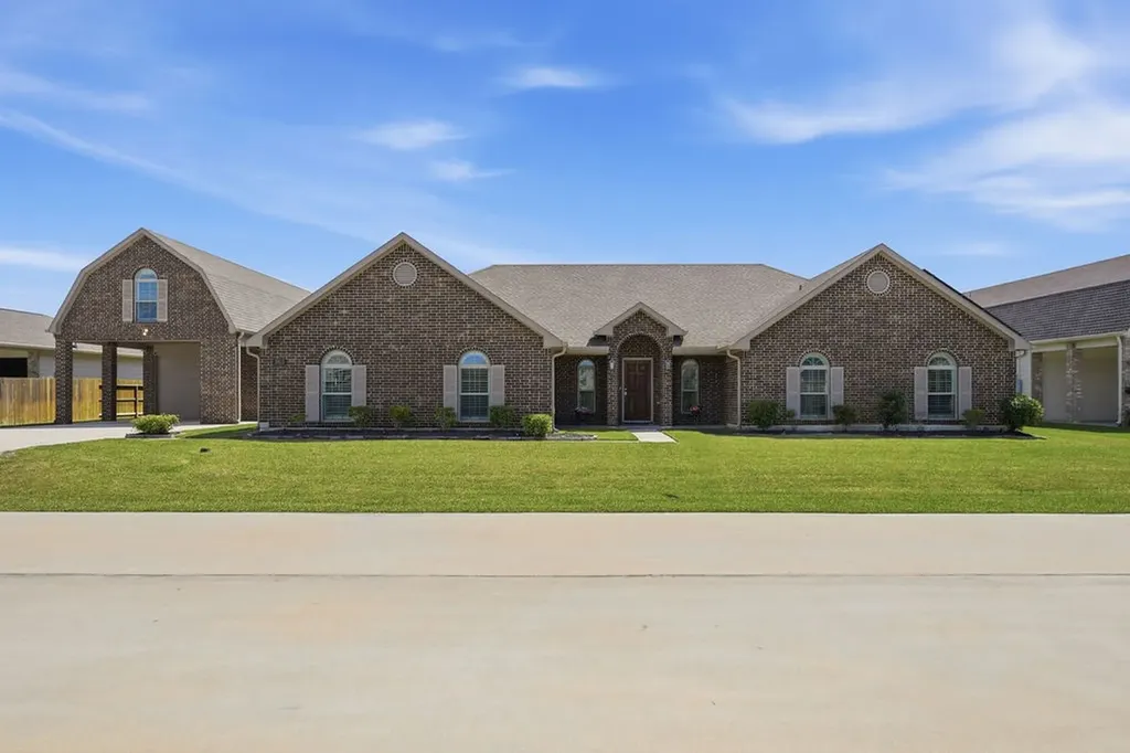 3615 E Cape Road Dickinson TX 77539