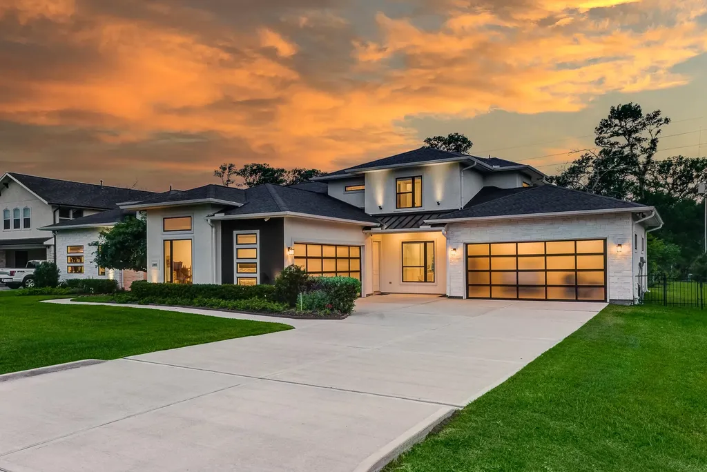1002 Royal Lakes Manor Boulevard Richmond TX 77469