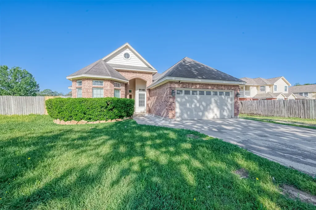 1189 Lovett Street Tomball TX 77375