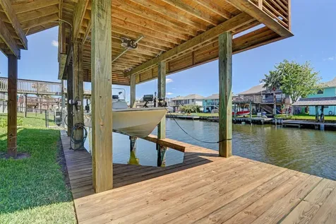 673 Warsaw Street Bayou Vista TX 77563