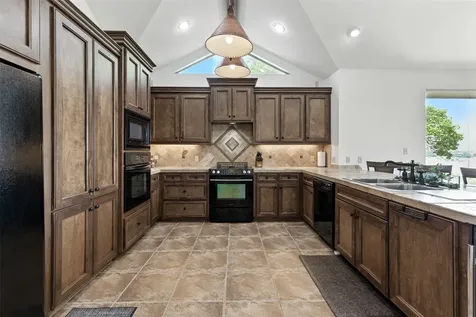 605 Riviera Drive Canyon Lake TX 78133