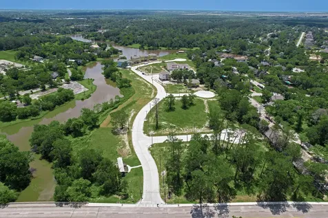 3921 Peacock Isle Drive Dickinson TX 77539