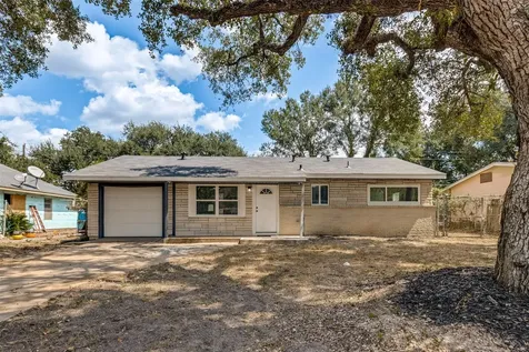 200 Pine Street Prairie View TX 77445