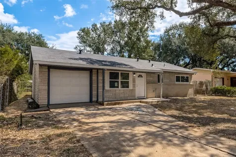 200 Pine Street Prairie View TX 77445