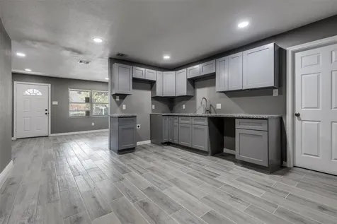 200 Pine Street Prairie View TX 77445