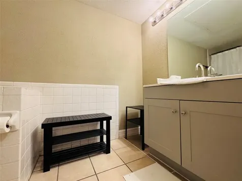 2824 S Bartell Drive 32 Houston TX 77054