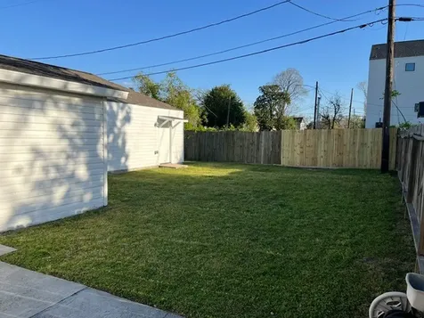 221 Hyta Street Houston TX 77018