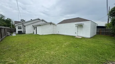 221 Hyta Street Houston TX 77018