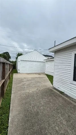 221 Hyta Street Houston TX 77018