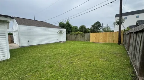 221 Hyta Street Houston TX 77018