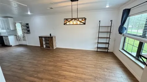 221 Hyta Street Houston TX 77018