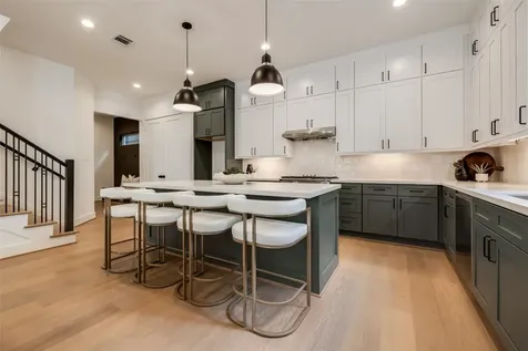 5709 Feagan Street Houston TX 77007
