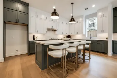 5709 Feagan Street Houston TX 77007