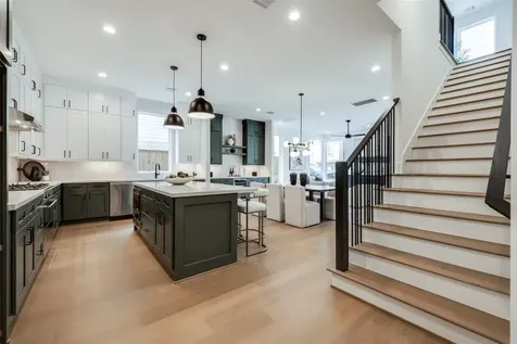 5709 Feagan Street Houston TX 77007
