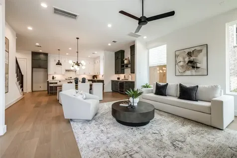 5709 Feagan Street Houston TX 77007