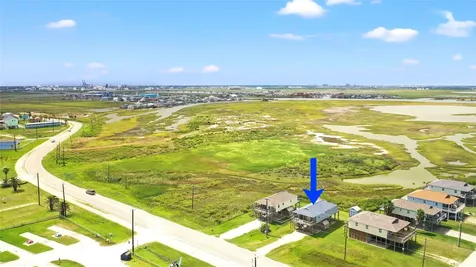 757 Bluewater Highway Surfside Beach TX 77541