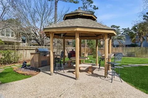 39 Forest Green Trail Kingwood TX 77339
