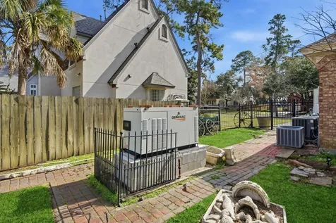 39 Forest Green Trail Kingwood TX 77339