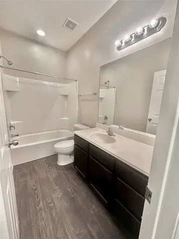 315 Woodland Hills Drive B Conroe TX 77303