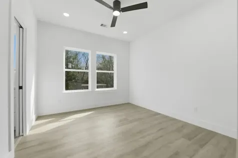6543 Sealey Street Houston TX 77091